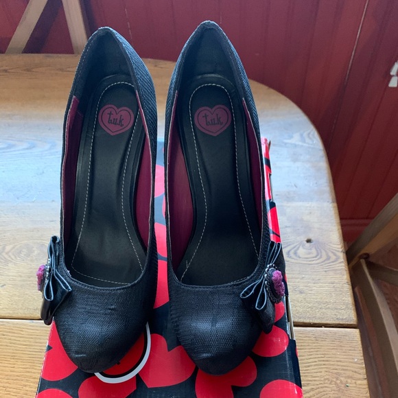 T.U.K. Black Dot Mesh Harlot Heel - Picture 3 of 7